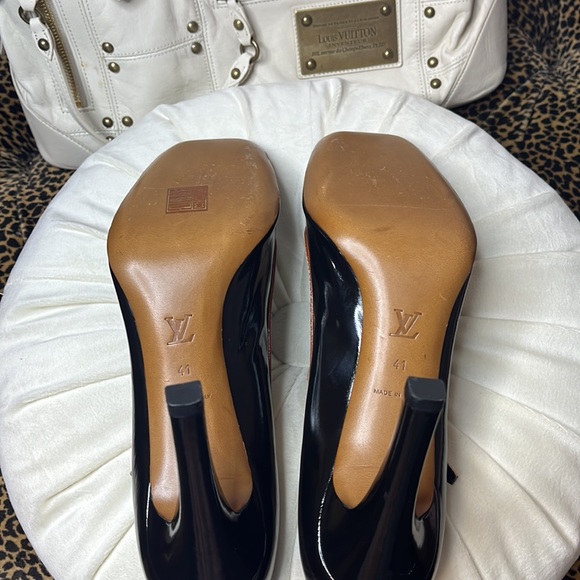 LOUIS VUITTON Mary Janes - Picture 4 of 12